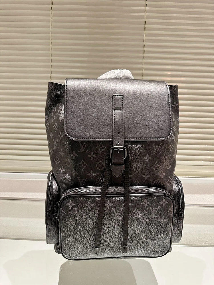 Louis Petite Malle Monogram backpack bag size : 37*45 cm - Image 7