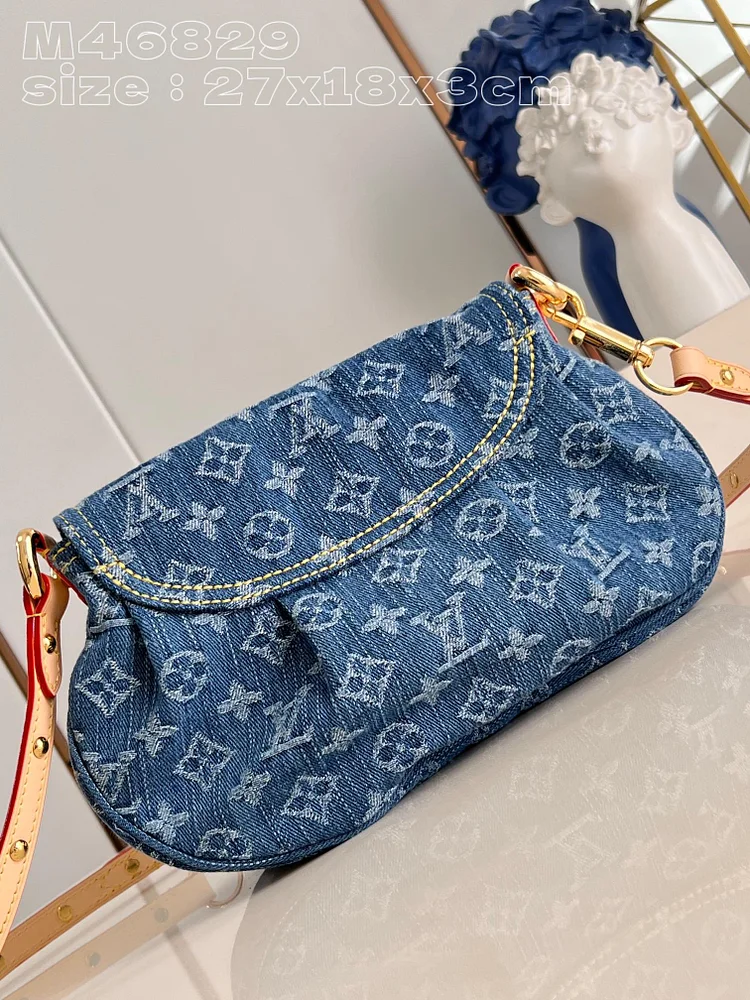 Louis Monogram Denim size : 27 x 18 x 3 cm - Image 9