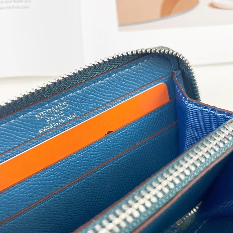 H Silk in Empson-Barenia leather wallets size : 9.5 x 11.5 cm - Image 10