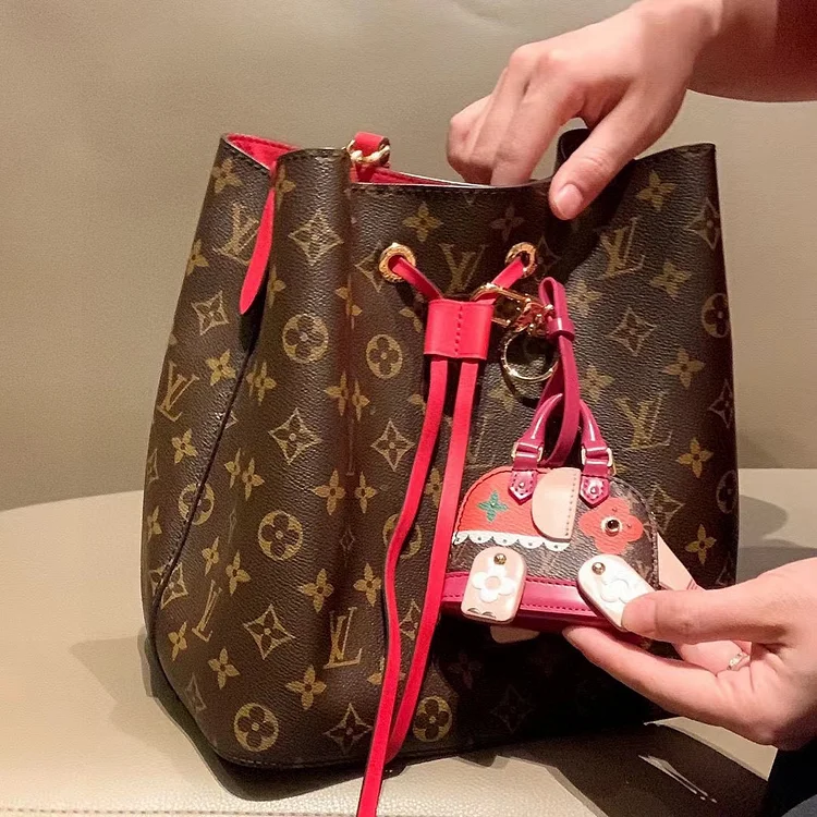 Louis new arrival mini earphone bag key bag, coin bag - Image 7