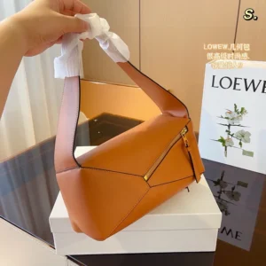 Loe puzzle hobo bag size : 29*10*14cm