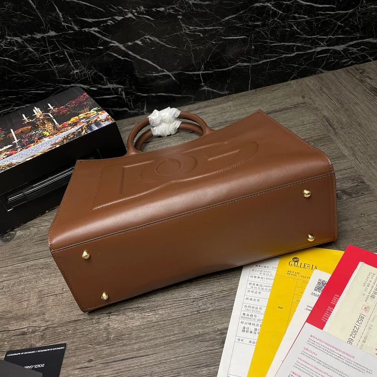 D AND G Small DG Daily Shopper Bag - Image 2