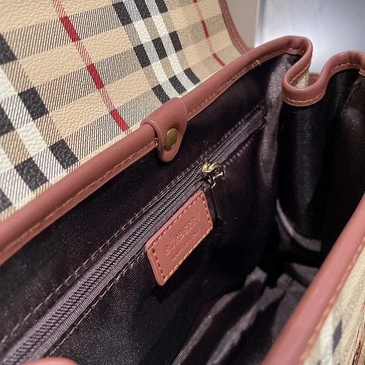 BB new arrival women bag size : 26*21 cm - Image 9