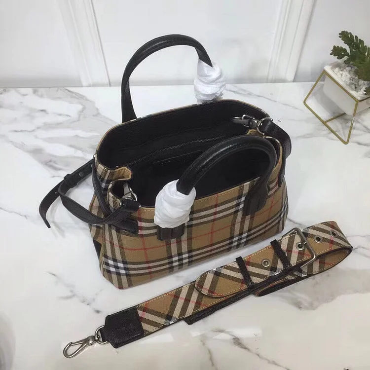 bb Small Banner Vintage Check And Tote Black For Women, Women??s Bags 10.5in/26cm - Image 7