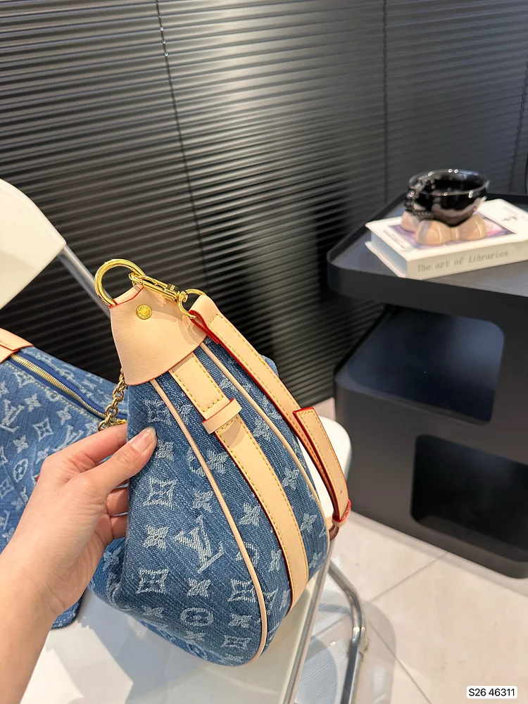 Louis new arrival hobo denim bag size: 41* 24 cm - Image 6