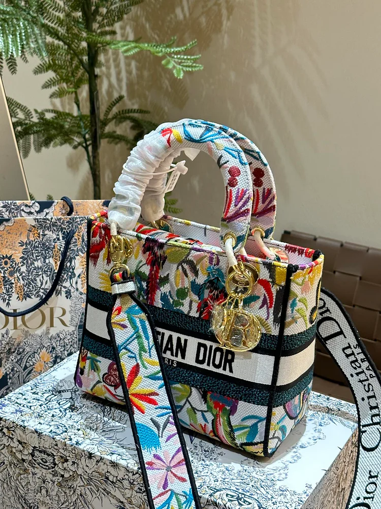 D lady bag size; 24 cm - Image 2