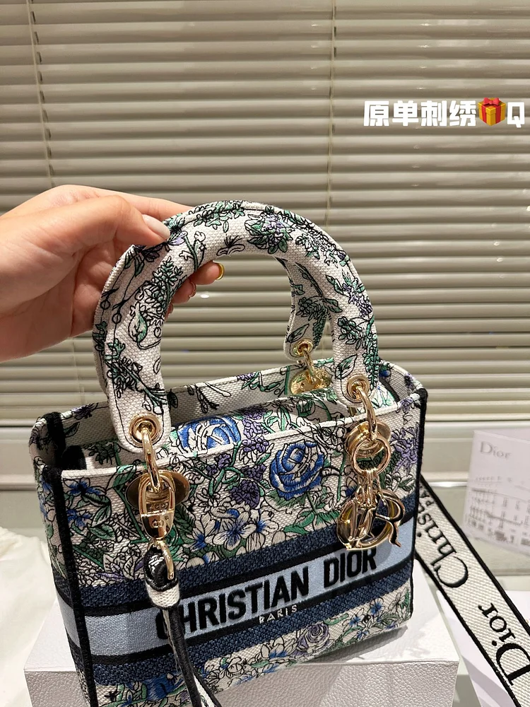 CD travel star women bag - Image 5