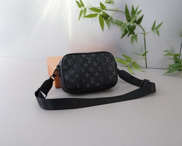 Louis new arrival bag size : 23x14x6 cm - Image 6