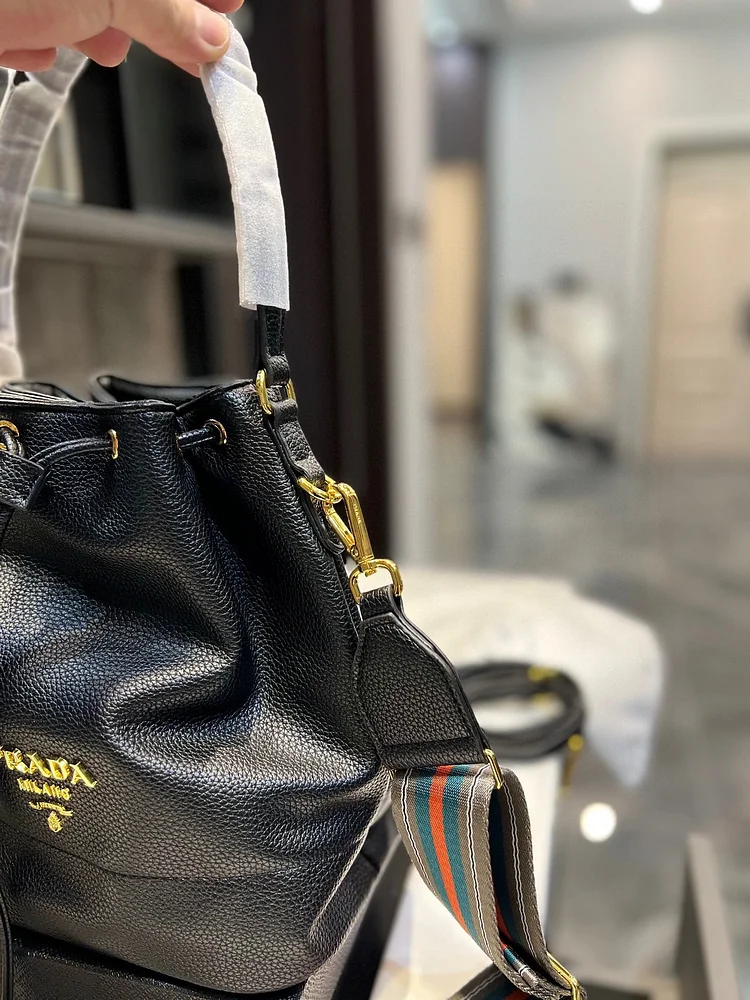 Pra new arrival bucket bag size : 25 * 21 cm - Image 4