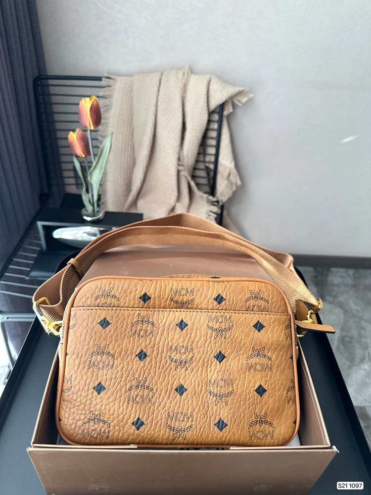 MC new arrival man and women bag size : 22 * 15 cm - Image 8