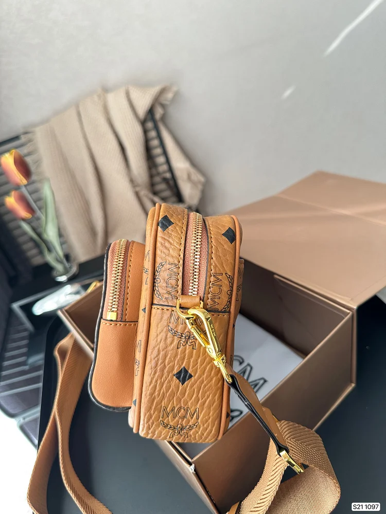 MC new arrival man and women bag size : 22 * 15 cm - Image 9