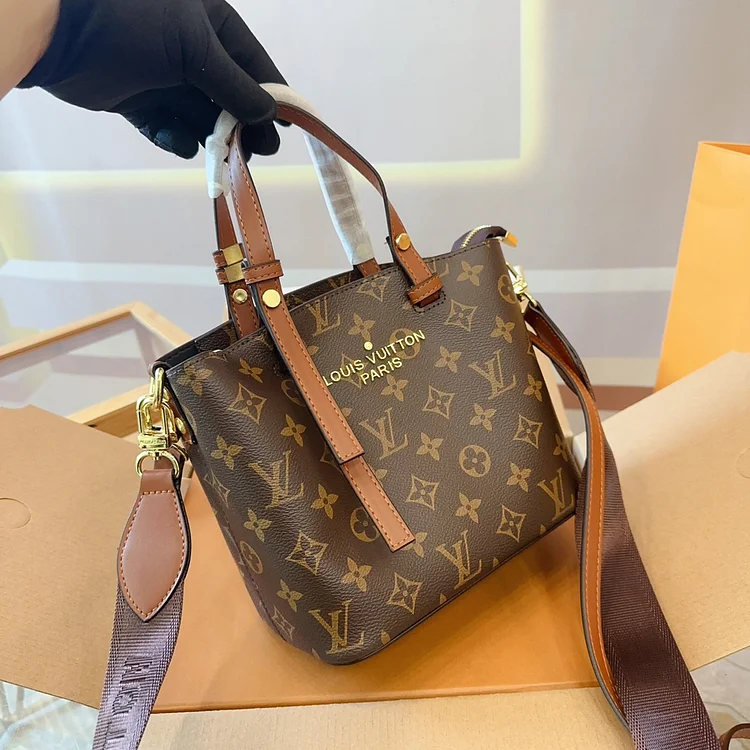 Louis new arrival tote bag size: 25 cm