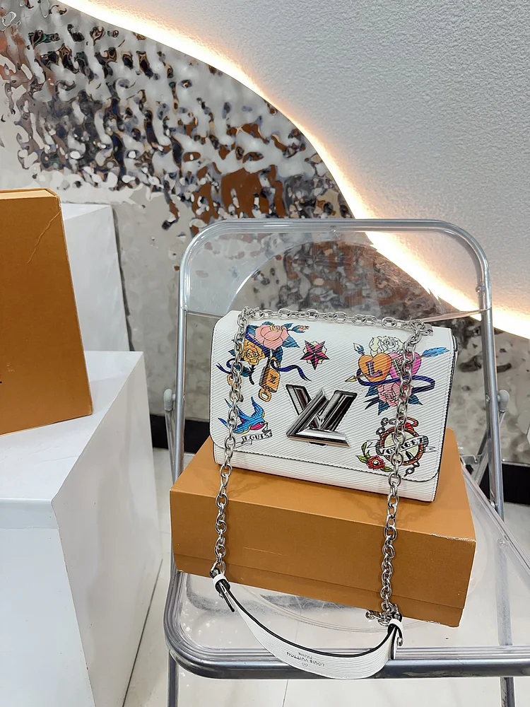 Louis new arrival TWIST bag size?3 * 16 cm - Image 3