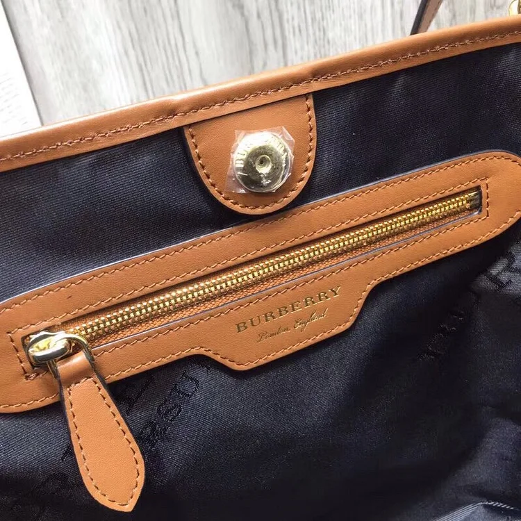 bb The Small Canter Horseferry Check Tote Brown For Women, Women??s Bags 11.6in/29.5cm - Image 2