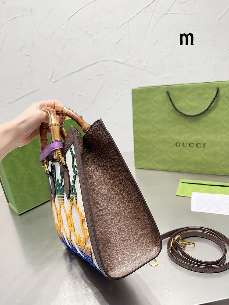 GC482 Diana Small Tote Bag / 10.6×9.4×4.3inch - Image 2