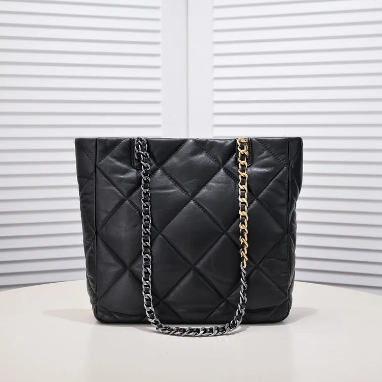CC 22b 19 BAG tote - Image 11
