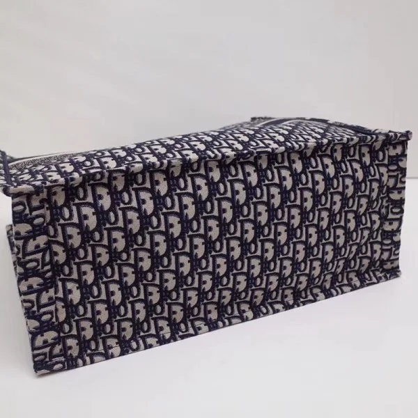 D Book Tote Bag In Blue Oblique Canvas - Image 2