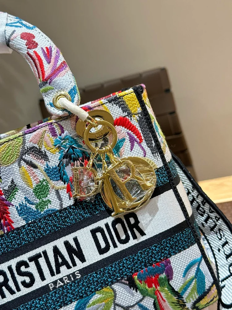 D lady bag size; 24 cm - Image 4