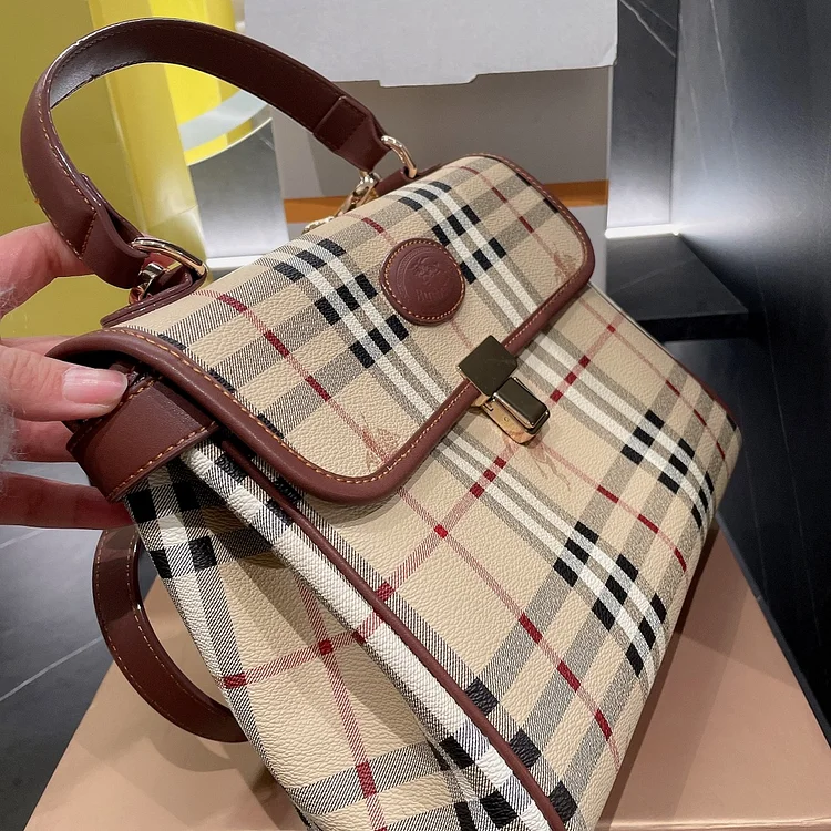 BB new arrival women bag size : 26*21 cm - Image 6