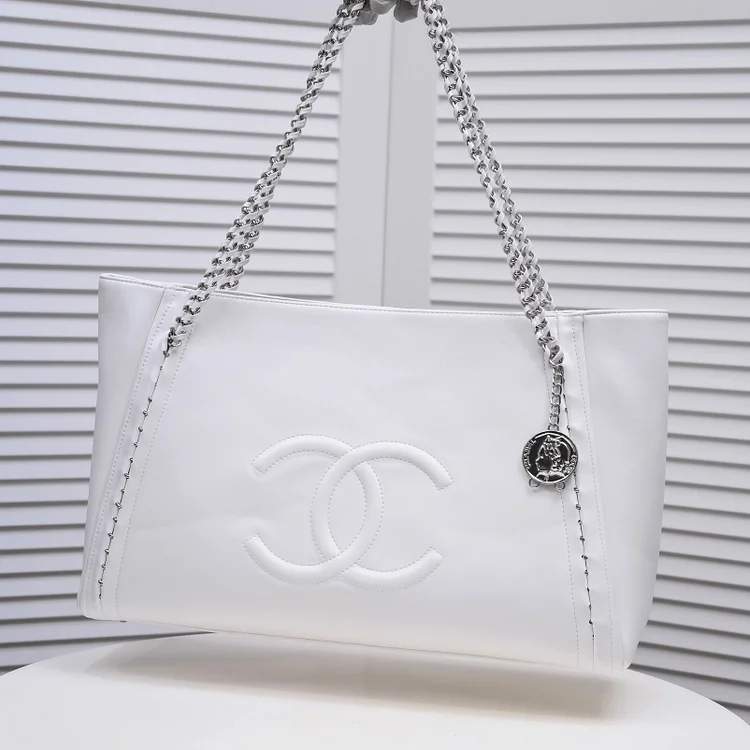 CC Soft Calfskin Shopping Bag Top Handle red/white - Image 4