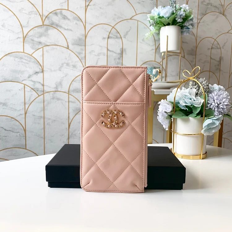 cc 19 Matelasse Phone and Card Case Pink Bag For Women 19cm/7.5in - Image 4