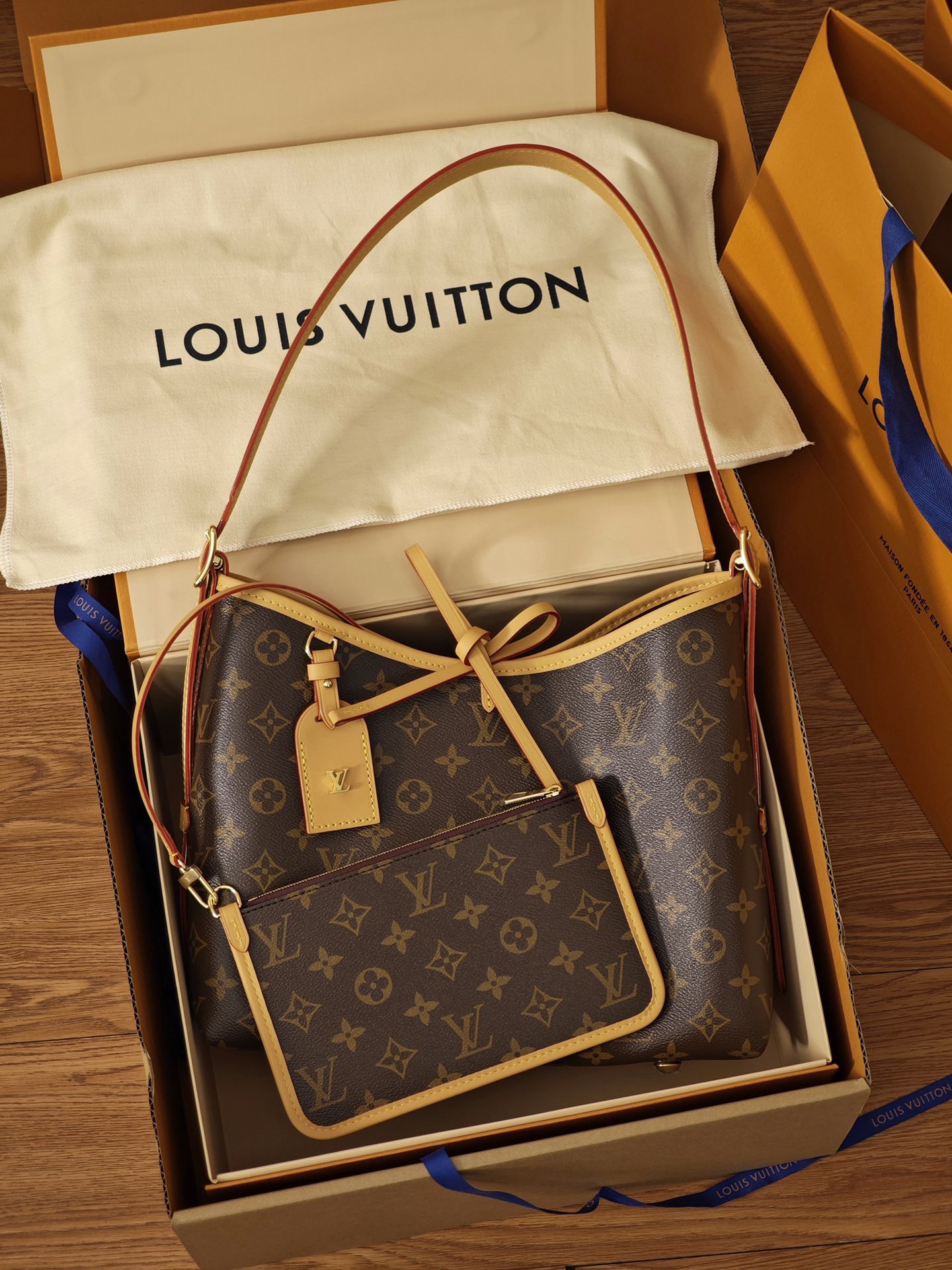 LV CarryAll Small Handbag Exclusive replica bag - Image 2
