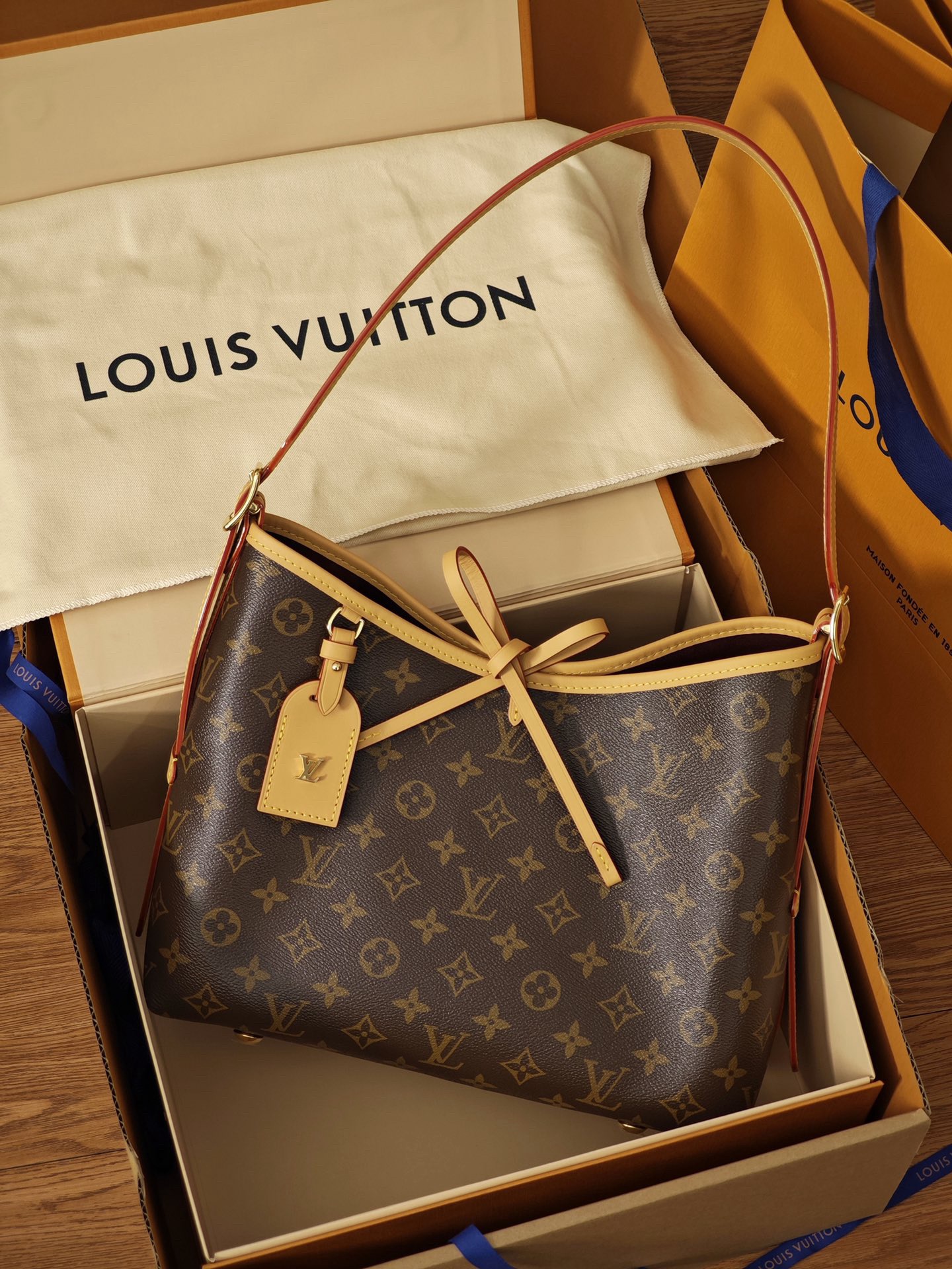 LV CarryAll Small Handbag Exclusive replica bag - Image 5