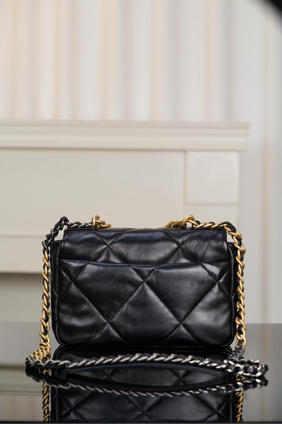 CHANEL 19 Handbag - Image 5