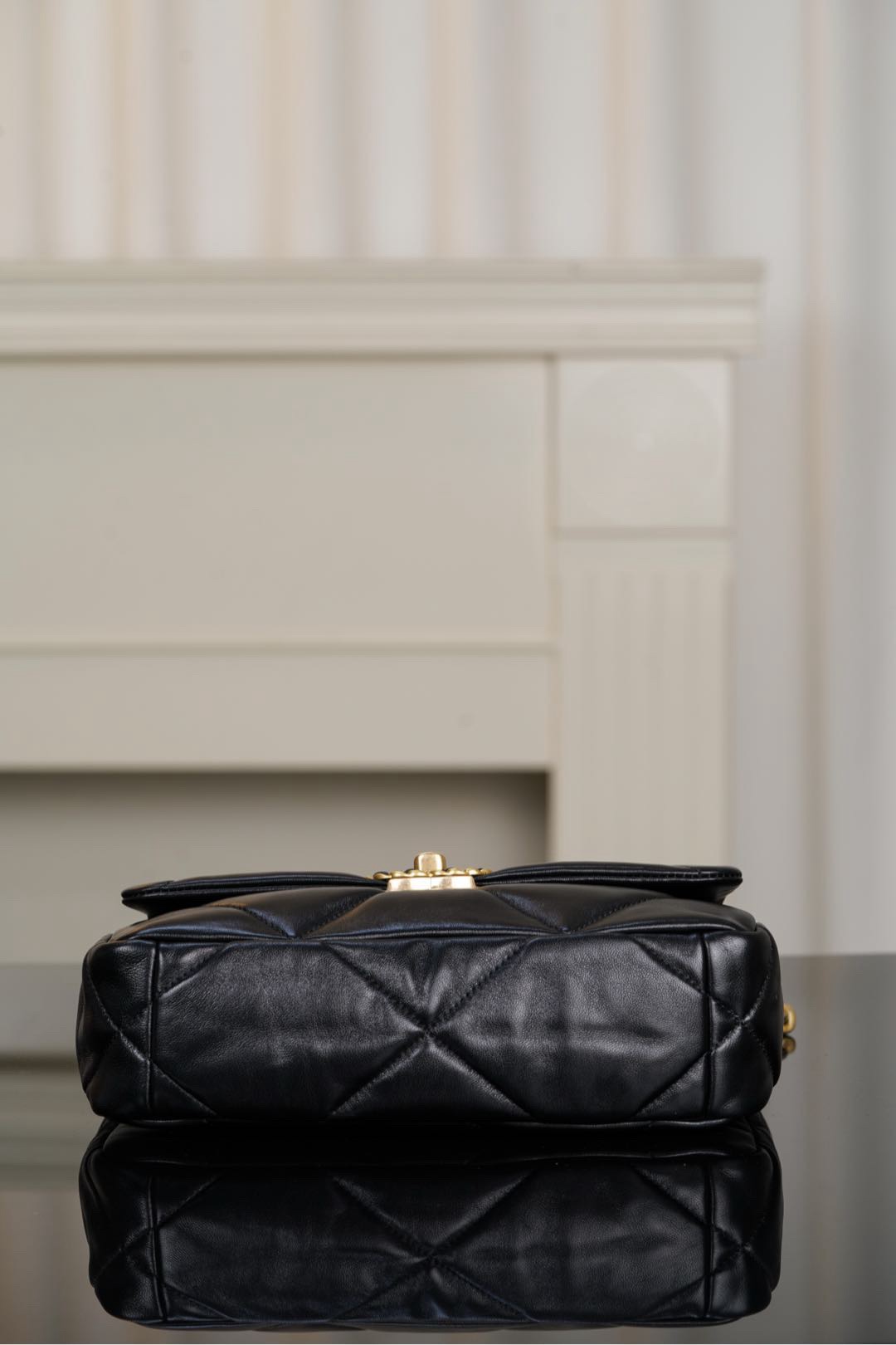 CHANEL 19 Handbag - Image 4