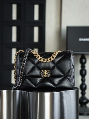 CHANEL 19 Large Elegant knockoff Handbag