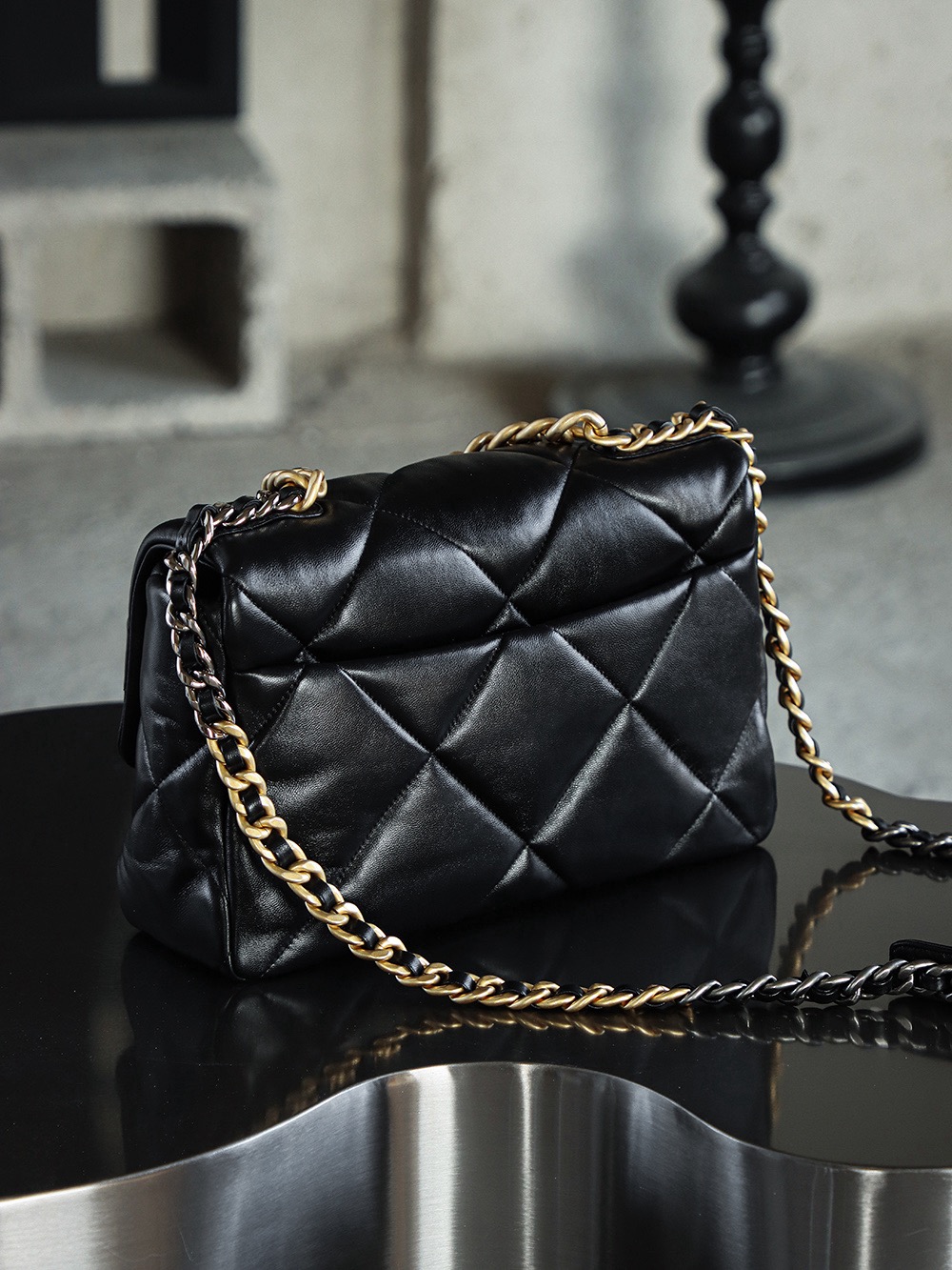 CHANEL 19 Large Elegant knockoff Handbag - Image 8