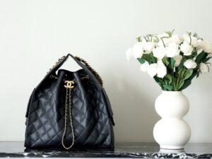CHANEL 25 Medium Precision-crafted replica Handbag
