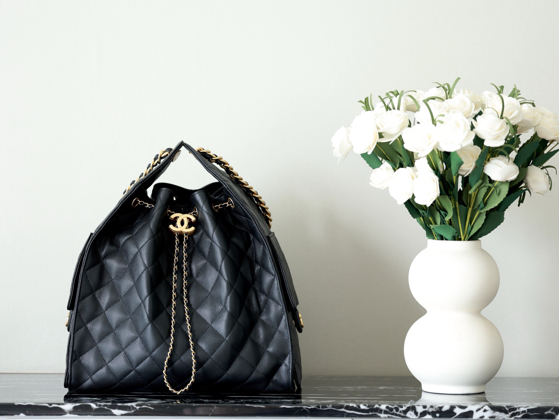 CHANEL 25 Medium Precision-crafted replica Handbag