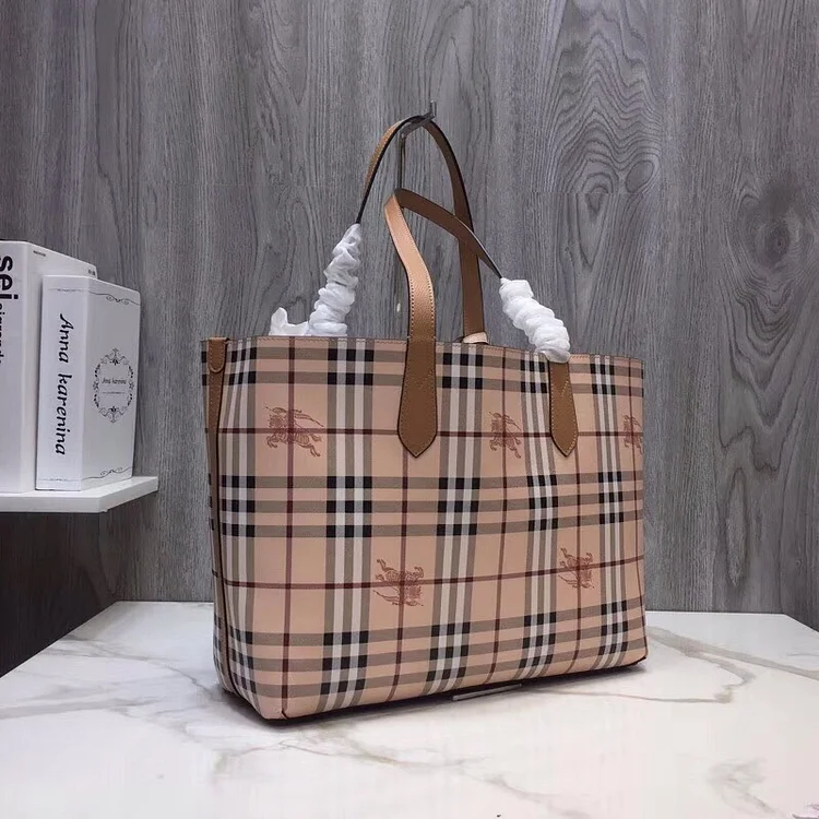 bb Reversible Tote Haymarket Canvas Medium For Women, Women??s Bags 19.3in/49cm - Image 5