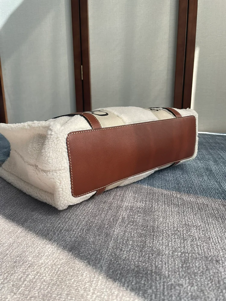 CH winter new styles Woody tote bag white - Image 3