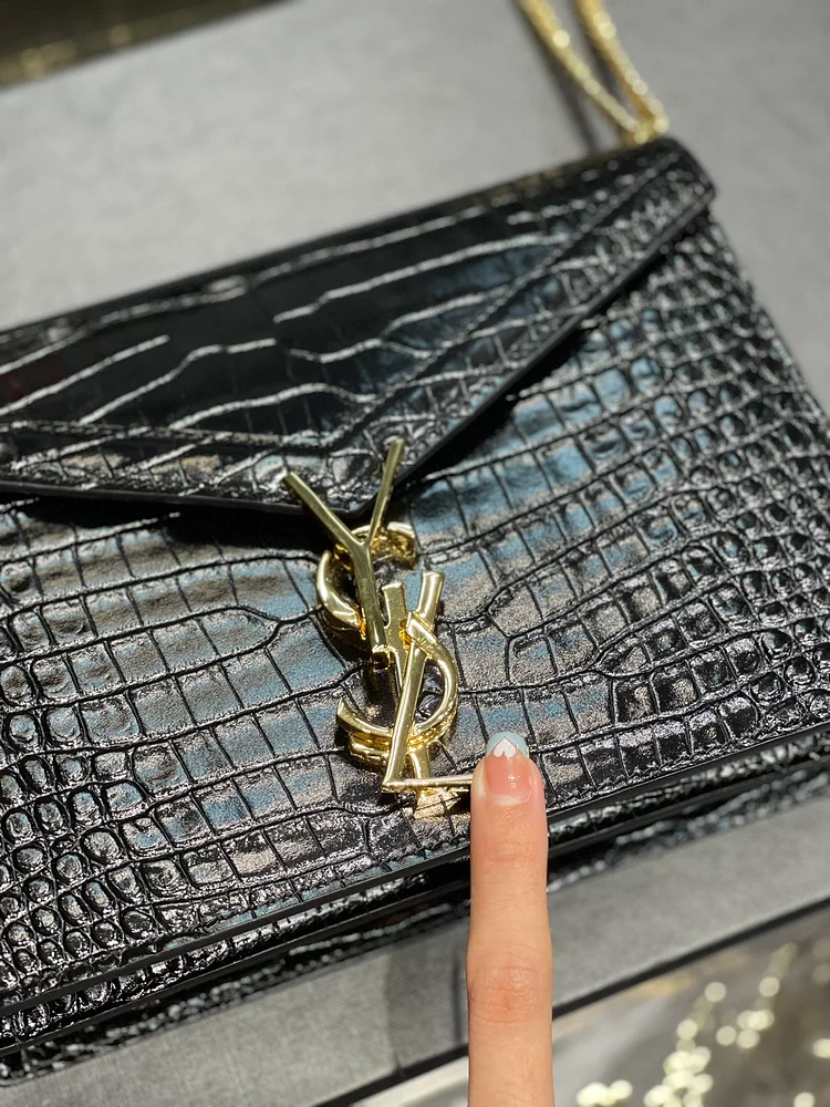 Y Cassandra Medium Chain Bag Black - Image 5