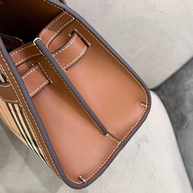 bb Mini Vintage Archive Beige For Women, Women??s Bags, Shoulder And Crossbody Bags 10.2in/ 26cm BUR 80246851 - Image 8