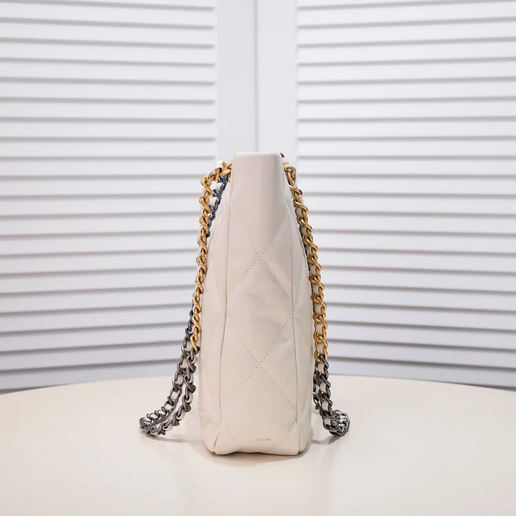 CC 22b 19 BAG tote - Image 3