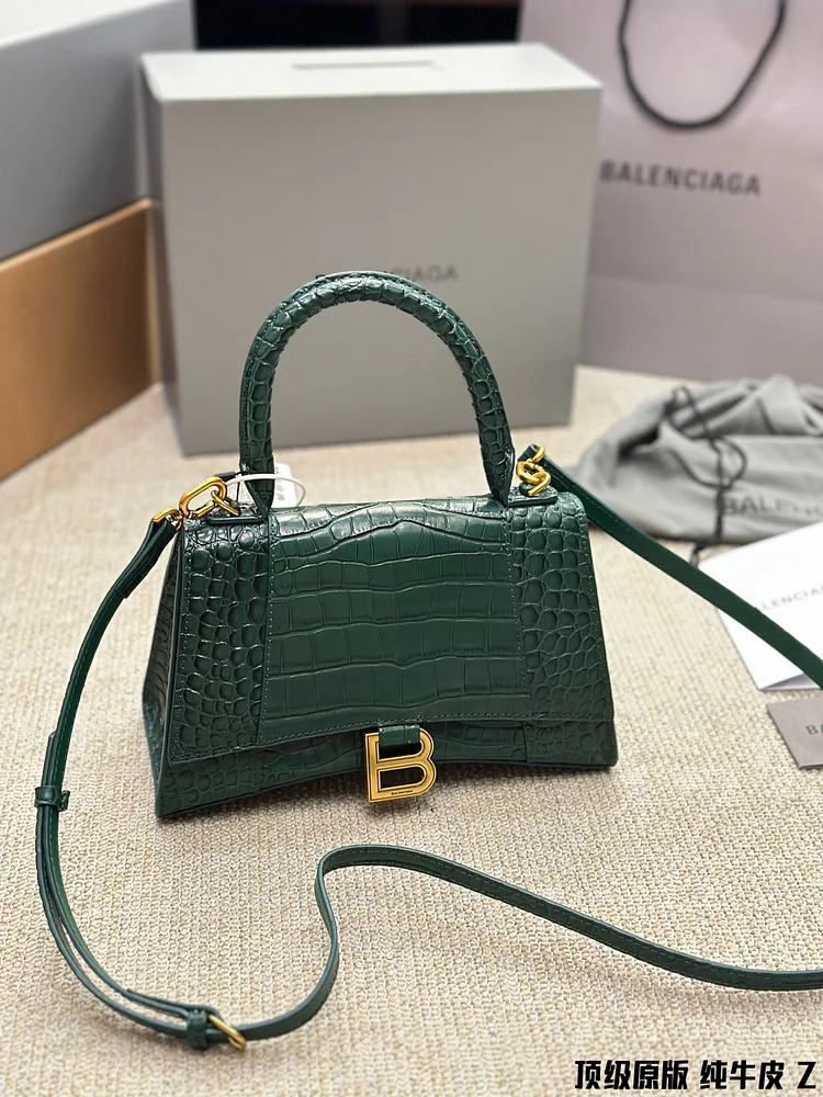 Balen hourglass xs bag size : 23 * 14cm - Image 11