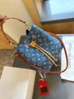 Louis new arrival NEONOE M44022  bag size: 20 cm