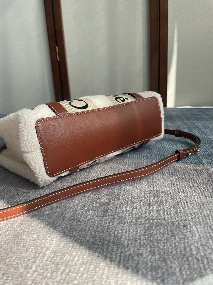 CH winter new styles Woody tote bag white - Image 15