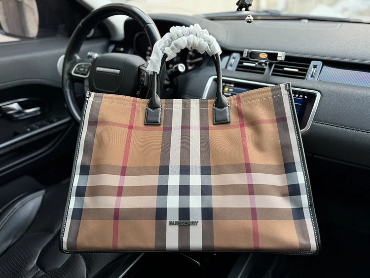 BB new arrival men and women tote bag size : 45X35X20cm - Image 2
