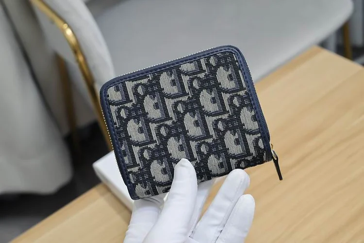 D wallet card holder - Image 2