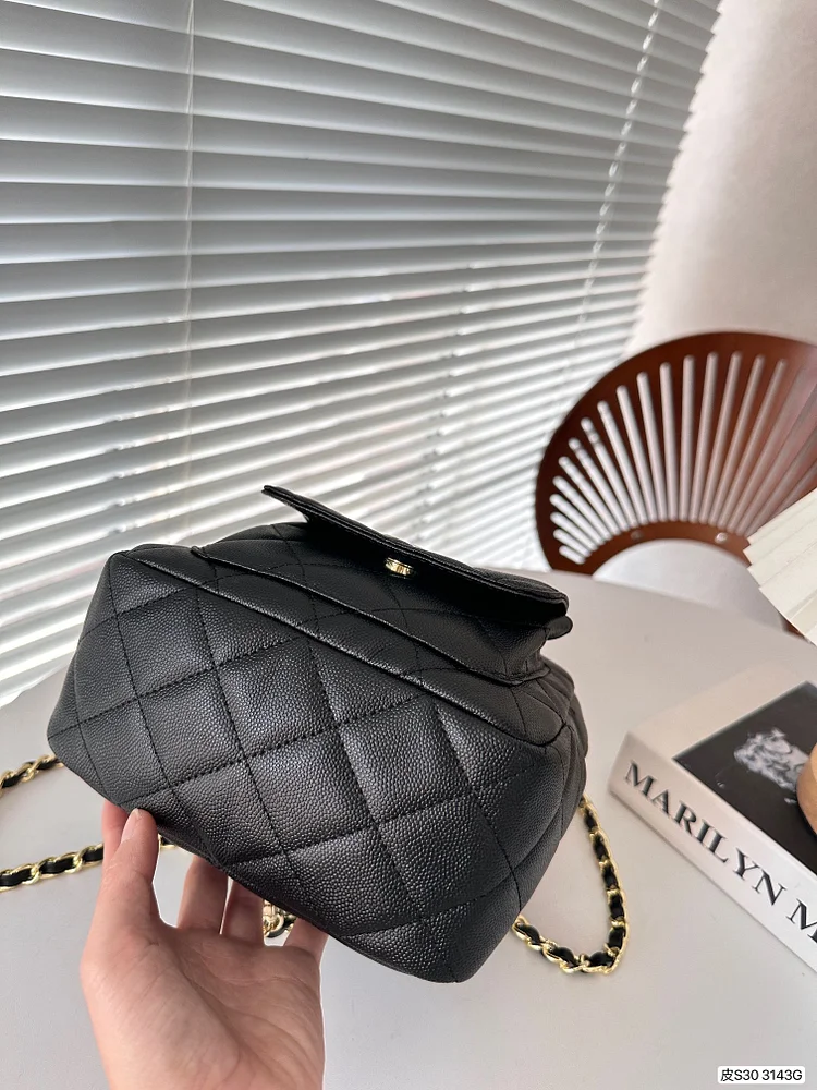 CC ?????????????? backpack size??17.5 * 23 cm - Image 8