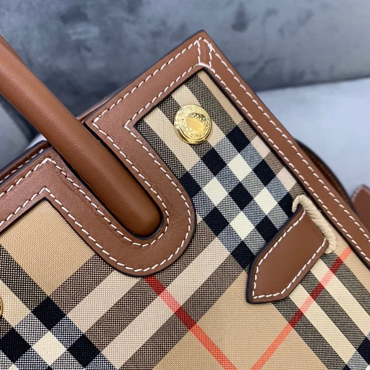 bb Mini Vintage Archive Beige For Women, Women??s Bags, Shoulder And Crossbody Bags 10.2in/ 26cm BUR 80246851 - Image 9