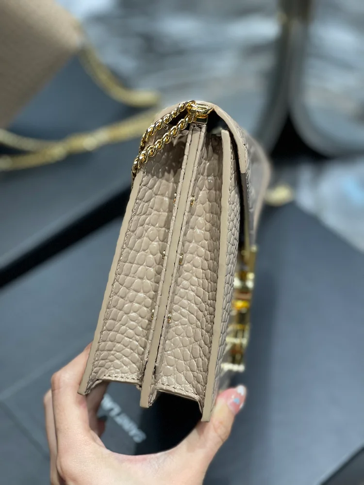 Y Cassandra Medium Chain Bag Dark Beige In Grain De Poudre Embossed - Image 4