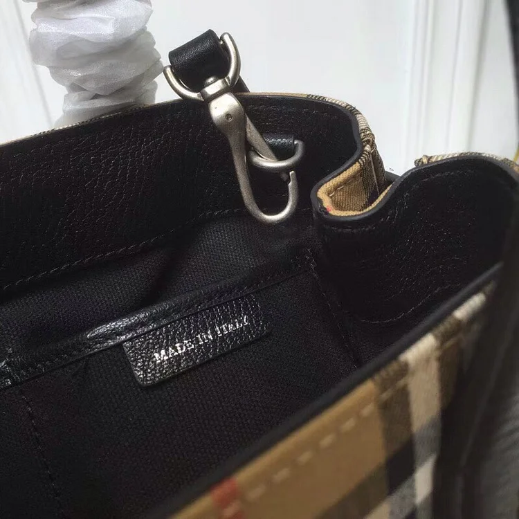 bb Small Banner Vintage Check And Tote Black For Women, Women??s Bags 10.5in/26cm - Image 8