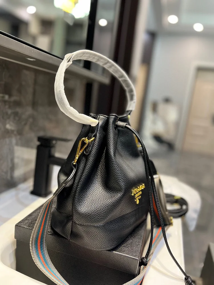 Pra new arrival bucket bag size : 25 * 21 cm - Image 8