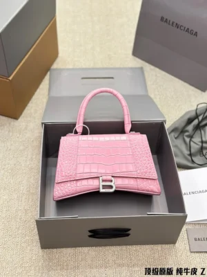 Balen hourglass xs bag size : 23 * 14cm