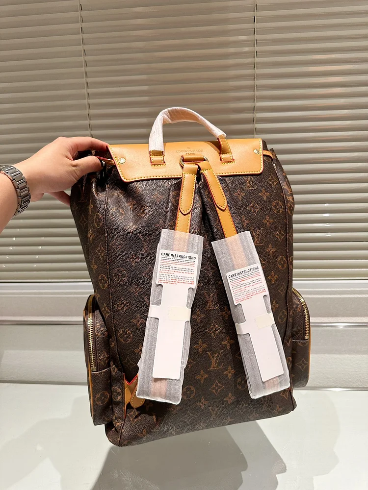 Louis Petite Malle Monogram backpack bag size : 37*45 cm - Image 10
